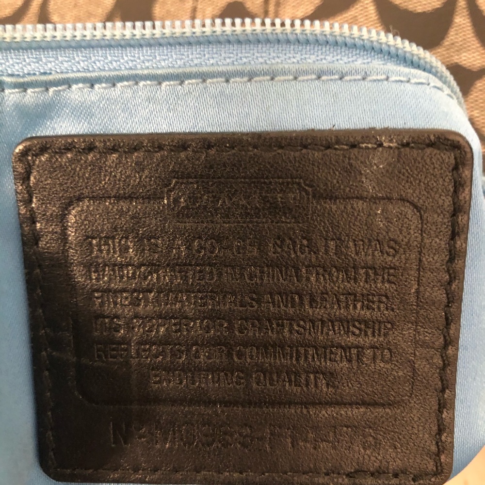 Authentic Coach - Picture 4 of 5